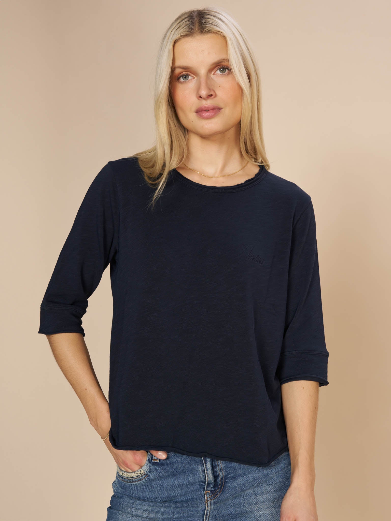 Modelshot / Salute Navy / Detail